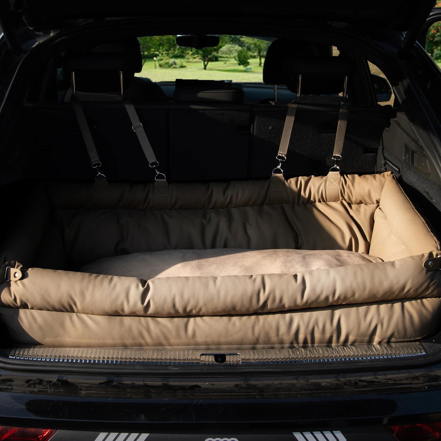 Luxury Dog Car Seat Booster Bed Polyester Comfortable Dog Car Seat Indoor Outdoor Use for Large Size All Breeds Dog Products